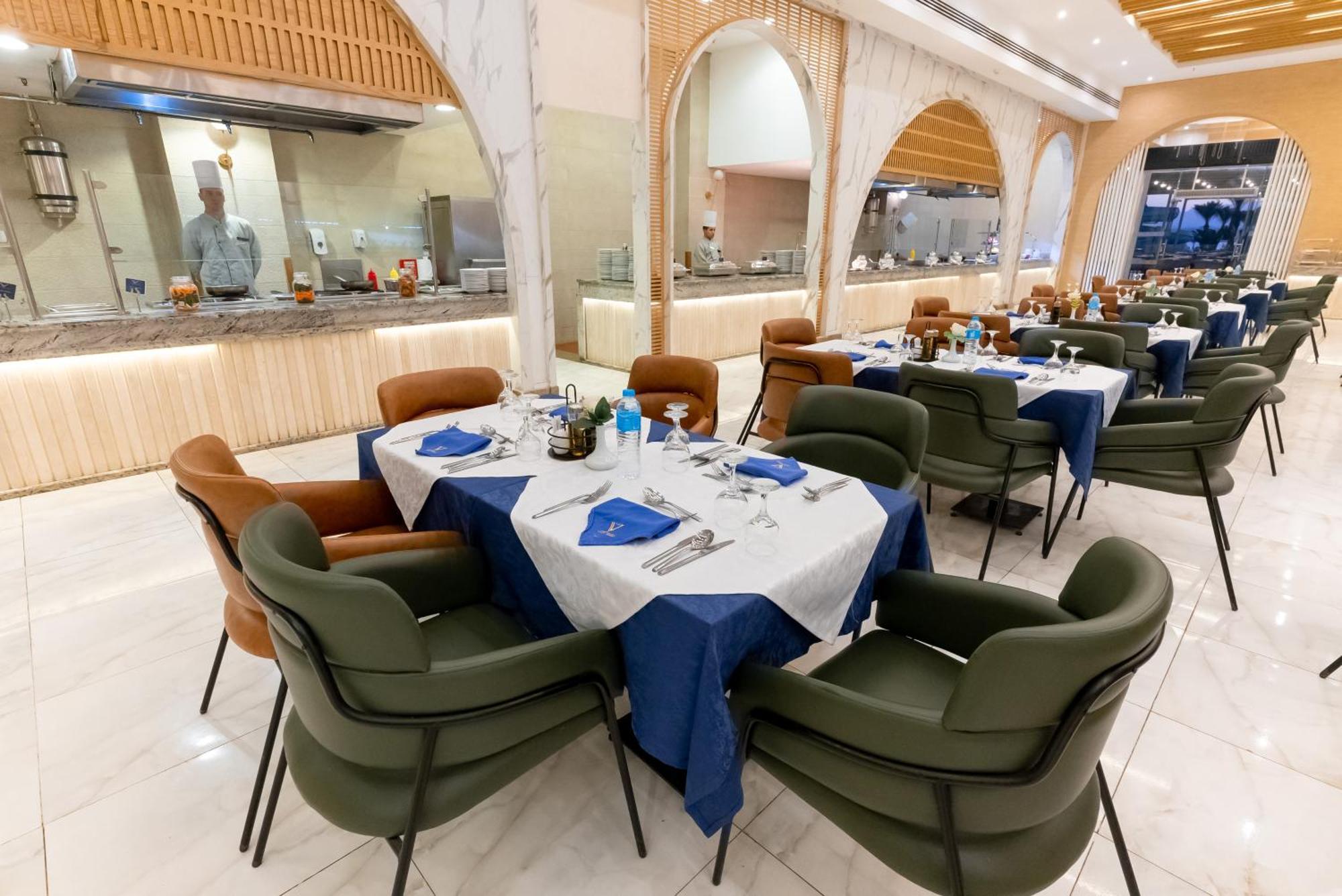 The V Luxury Resort Sahl Hasheesh Hurgada Dış mekan fotoğraf The restaurant