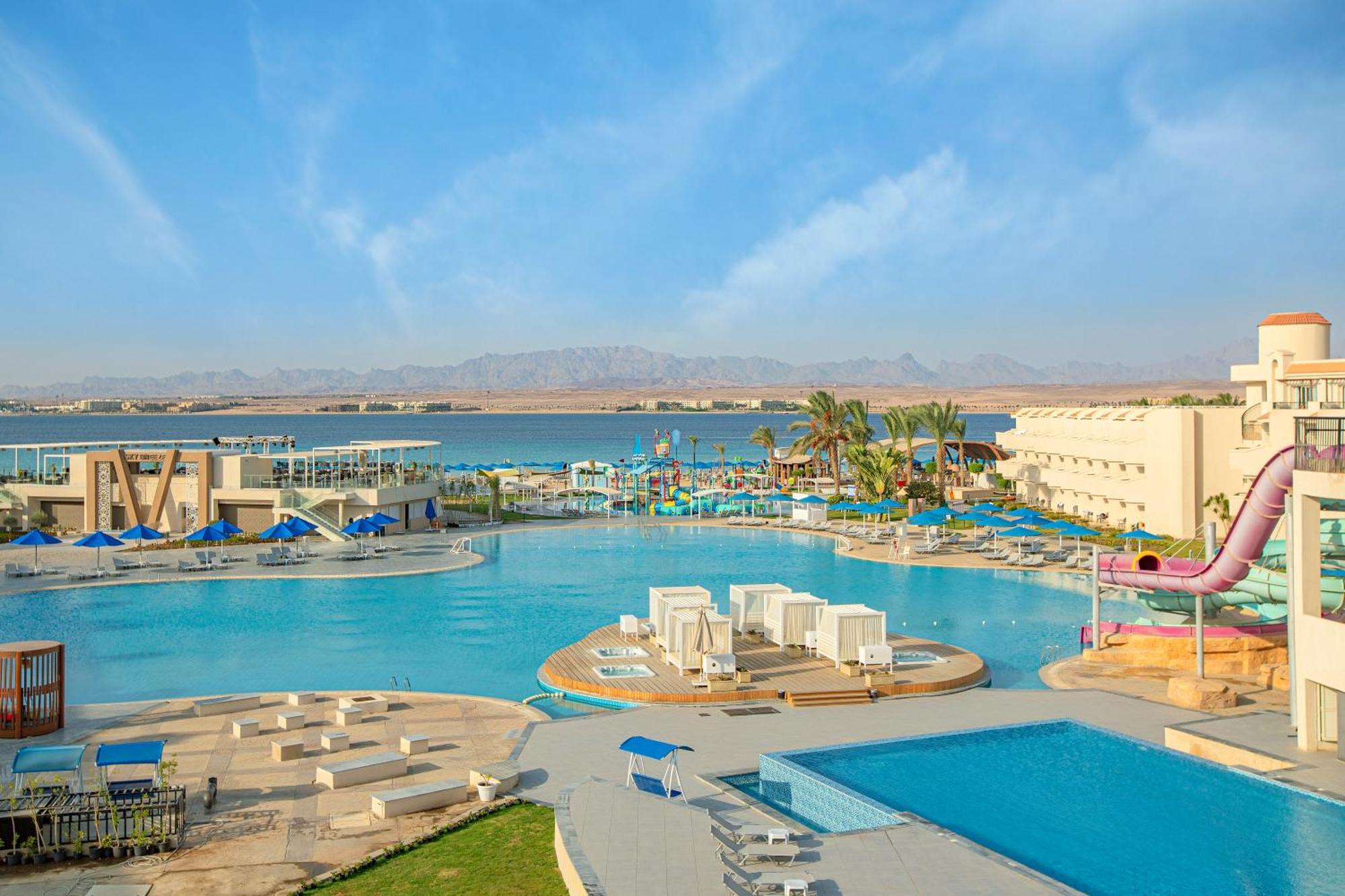 The V Luxury Resort Sahl Hasheesh Hurgada Dış mekan fotoğraf View of the resort