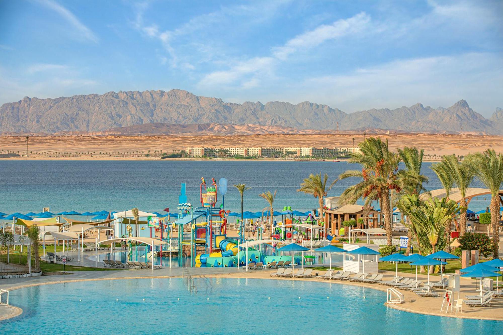 The V Luxury Resort Sahl Hasheesh Hurgada Dış mekan fotoğraf View of the Dead Sea from the Dead Sea Spa Resort