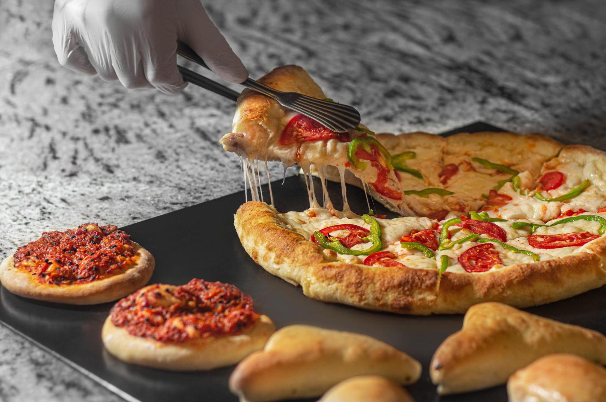 The V Luxury Resort Sahl Hasheesh Hurgada Dış mekan fotoğraf Pizza