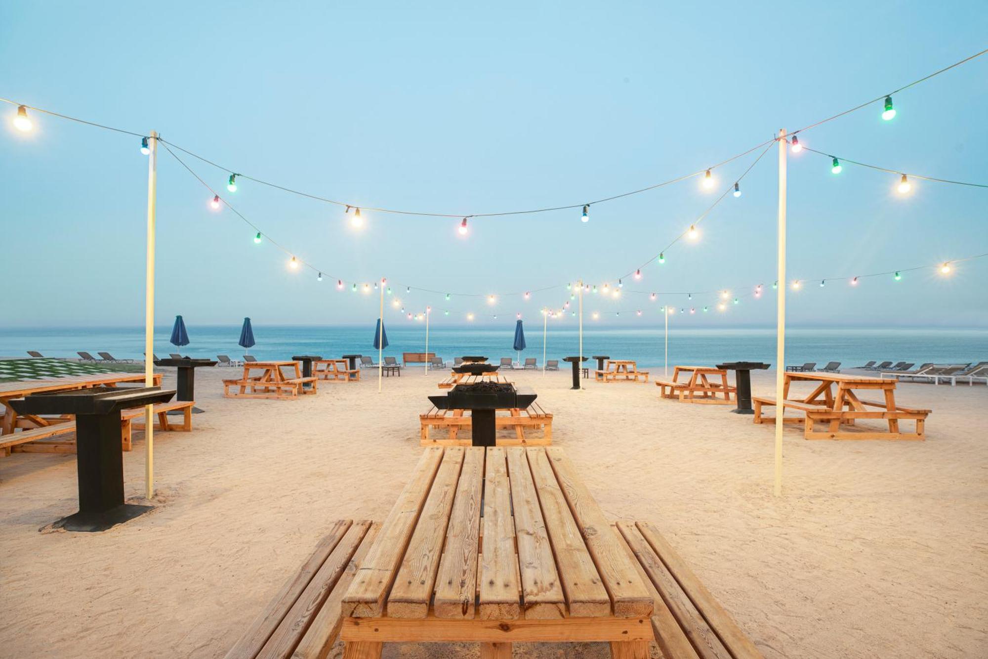 The V Luxury Resort Sahl Hasheesh Hurgada Dış mekan fotoğraf The beach at the Standard