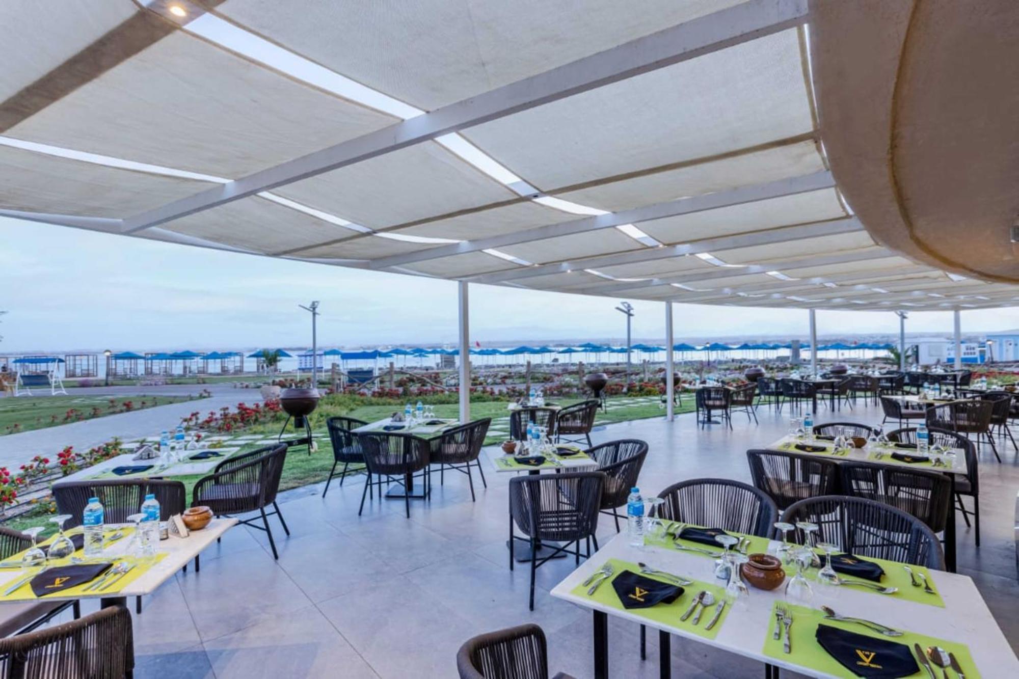 The V Luxury Resort Sahl Hasheesh Hurgada Dış mekan fotoğraf The restaurant